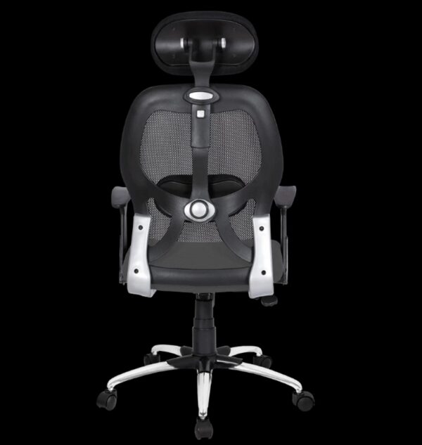  Adjustable headrest for support [cite: 10]