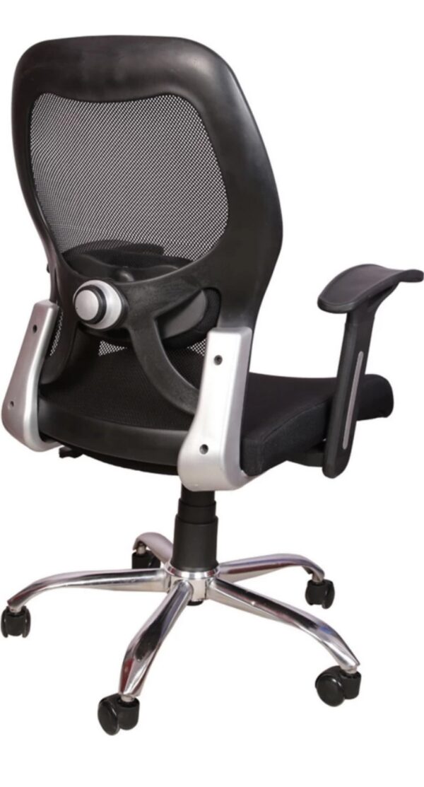  Adjustable armrests