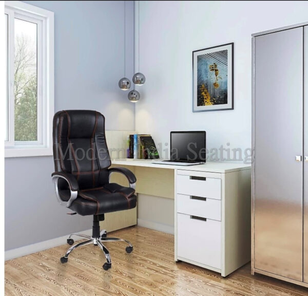  Black/brown plush executive chair [cite: 18]