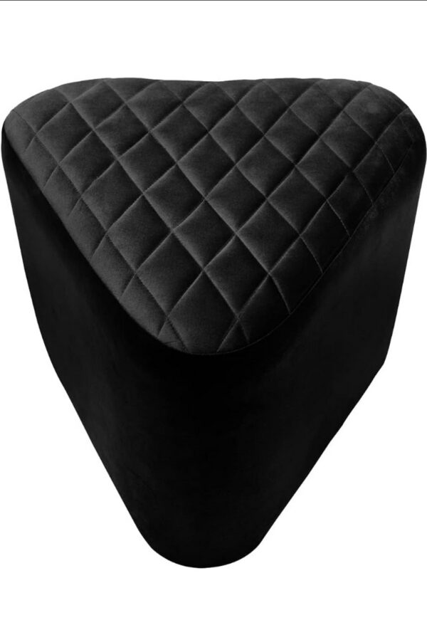  Quilted triangle/wedge stool design [cite: 82]